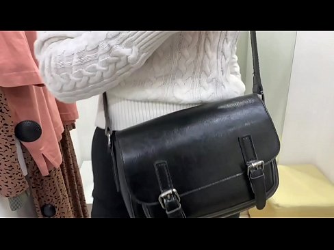 ❤️ ציבור מאַסטערביישאַן פון יונג הור פעראַלבעררי מיט אַ דילדאָ אין די פּאַסן צימער ️ פּאָרנאָ ביי אונדז yi.sayhentai.ru ﹏